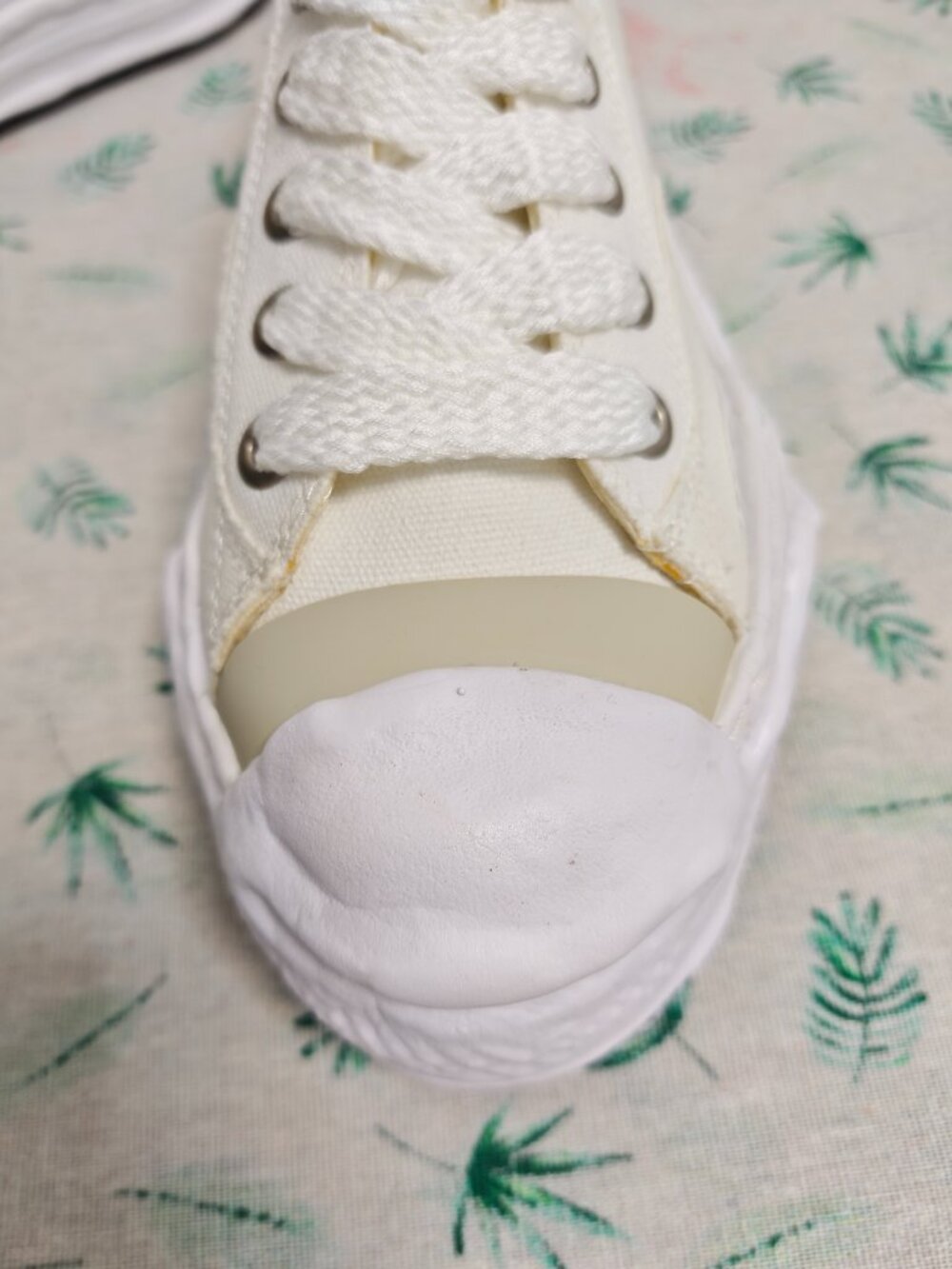 Maison Mihara Yasuhiro MMY White Canvas Low-Top Sneakers, Original Sole - Picture 2 of 10